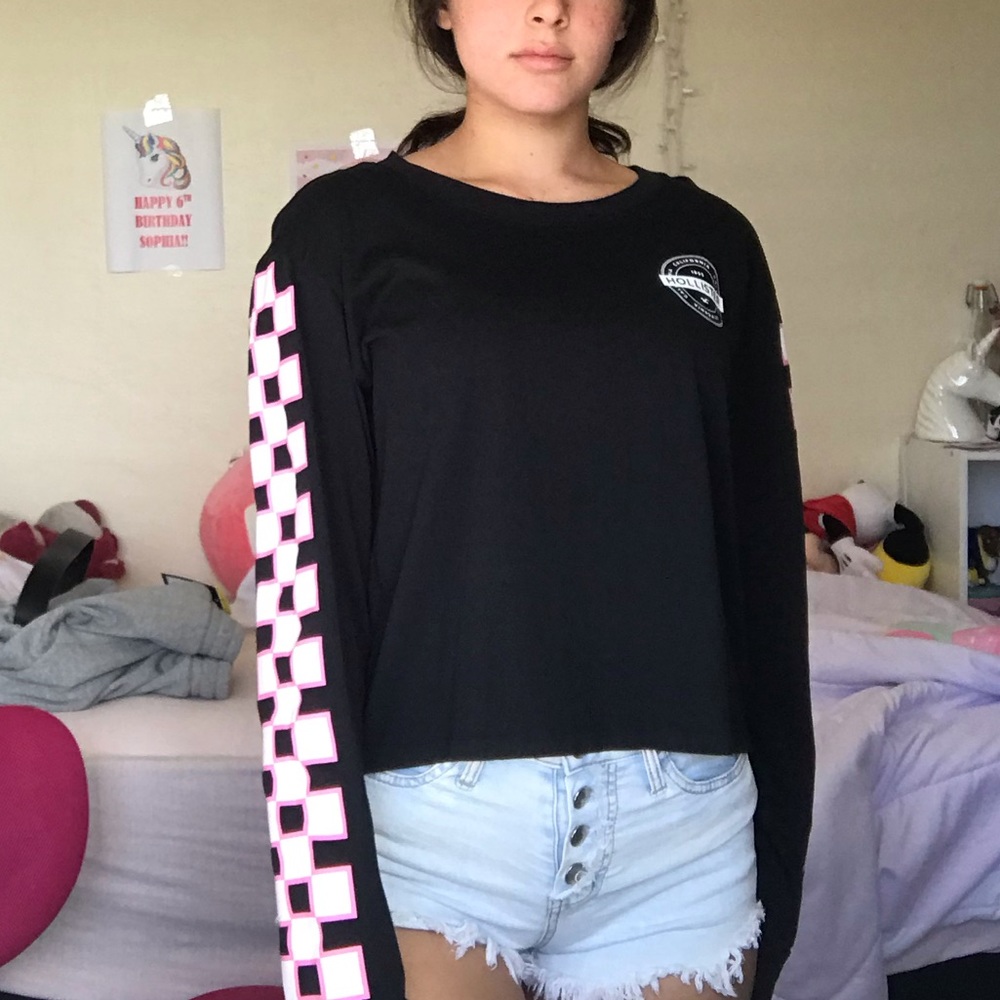 hollister checkered long sleeve cropped top